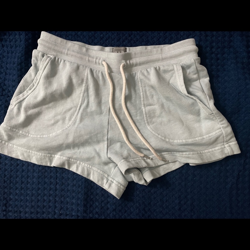 Gap shorts